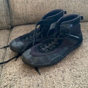 Men’s wrestling/mat shoes